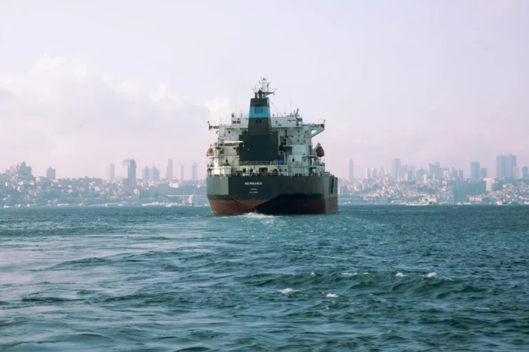 On Trade Routes Through the Strait of Hormuz